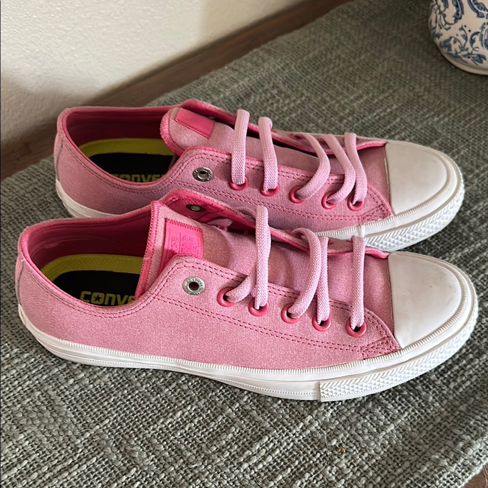 Rare Converse Chuck Taylor 2 Pink Sneakers